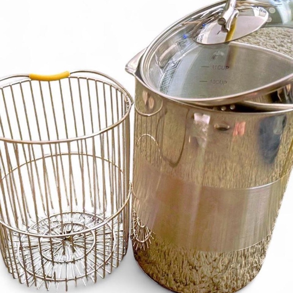 Kuhn Rikon 4th Burner Pot with Glass Lid and Steam basket 12 cup
